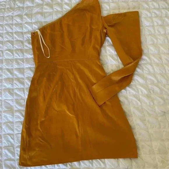 Camila Coelho Stella mini dress in gold - Picture 9 of 14